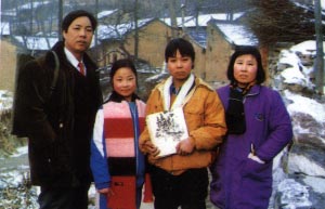 Famous Asian folk art creator, Cao Quan-Tang and his family 